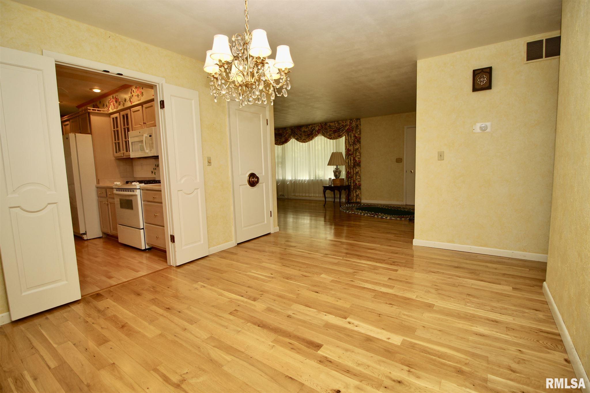 3173 Mall Road Pekin, IL 61554 - Photo 7 of 42