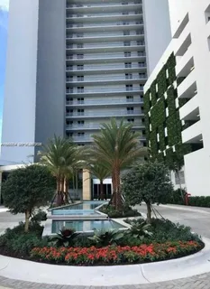 $545,000 | 16385 Biscayne Boulevard, Unit 2702, North Miami Beach, FL 33160