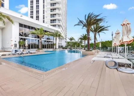 $545,000 | 16385 Biscayne Boulevard, Unit 2702, North Miami Beach, FL 33160