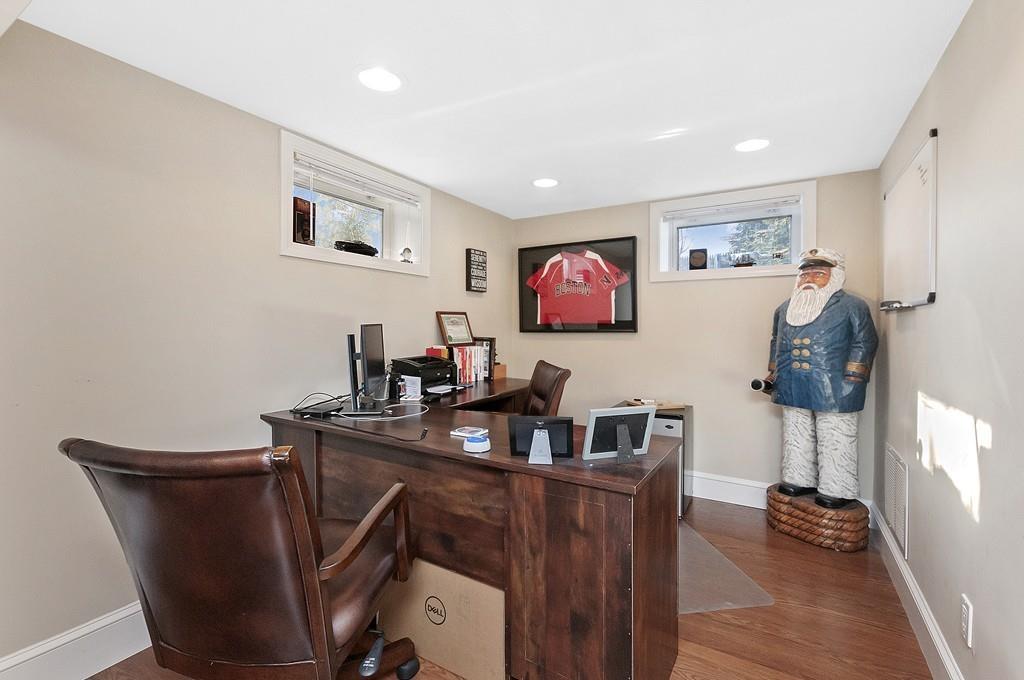 4 Winthrop Road Wayland, MA 01778 - Photo 16 of 20