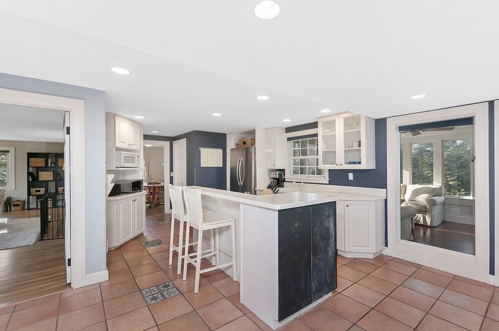 4 Winthrop Road Wayland, MA 01778 - Photo 2 of 20