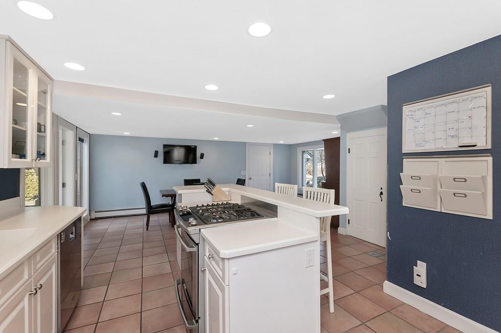4 Winthrop Road Wayland, MA 01778 - Photo 4 of 20