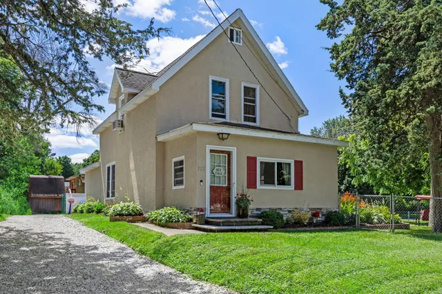 $260,000 | 308 8th Avenue Southeast, Forest Lake, MN 55025