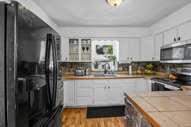 $260,000 | 308 8th Avenue Southeast, Forest Lake, MN 55025