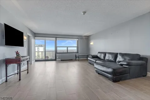 $569,000 | 2 Claridge Drive, Unit 7KE, Verona, NJ 07044