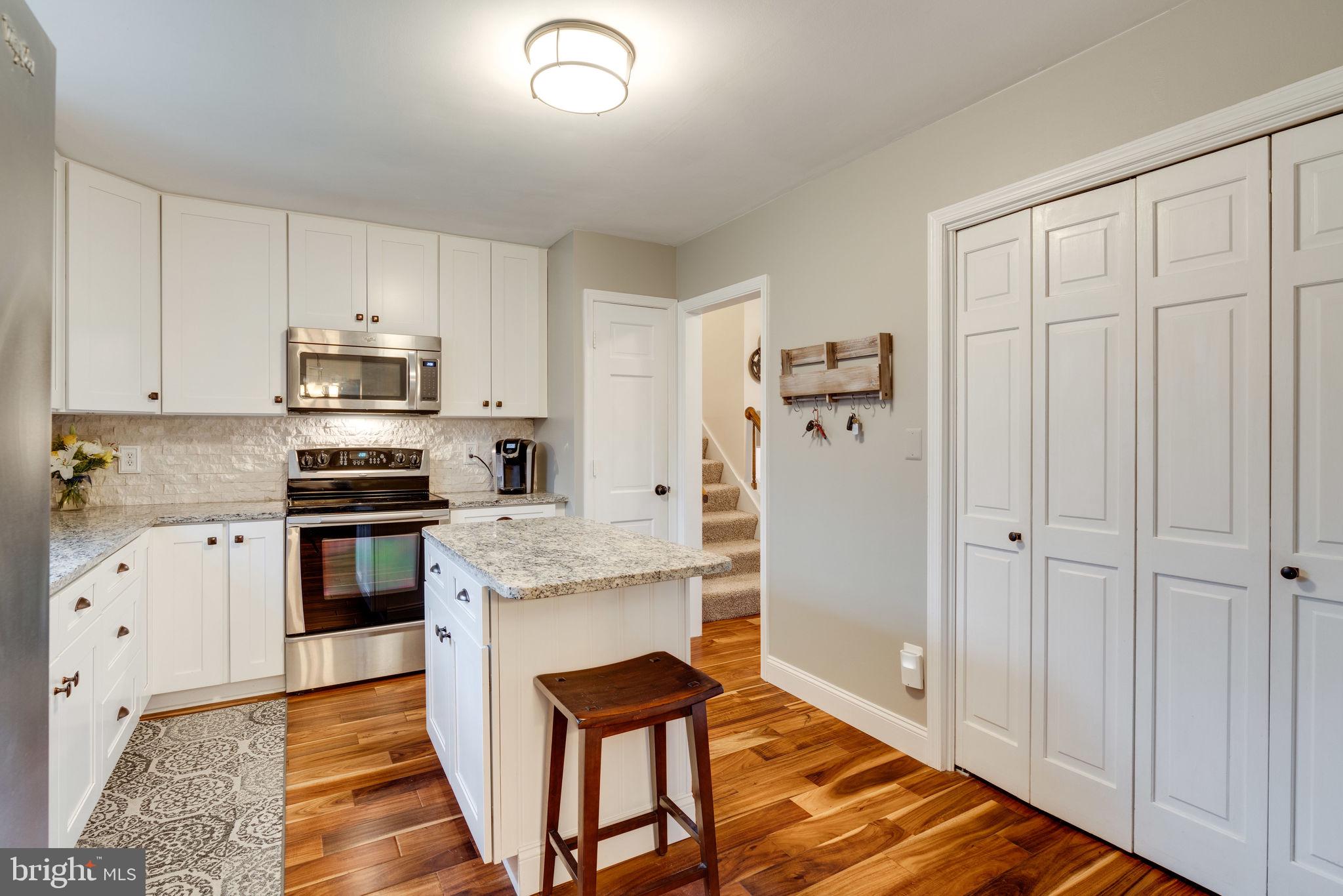 3718 Russell Road Woodbridge, VA 22192 - Photo 8 of 33 Gallery Image 8