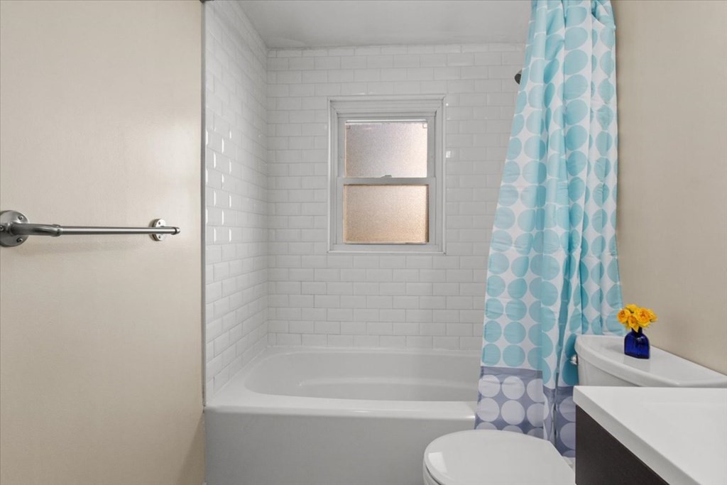 83 Hooper Road Dedham, MA 02026 - Photo 16 of 41 Gallery Image 16