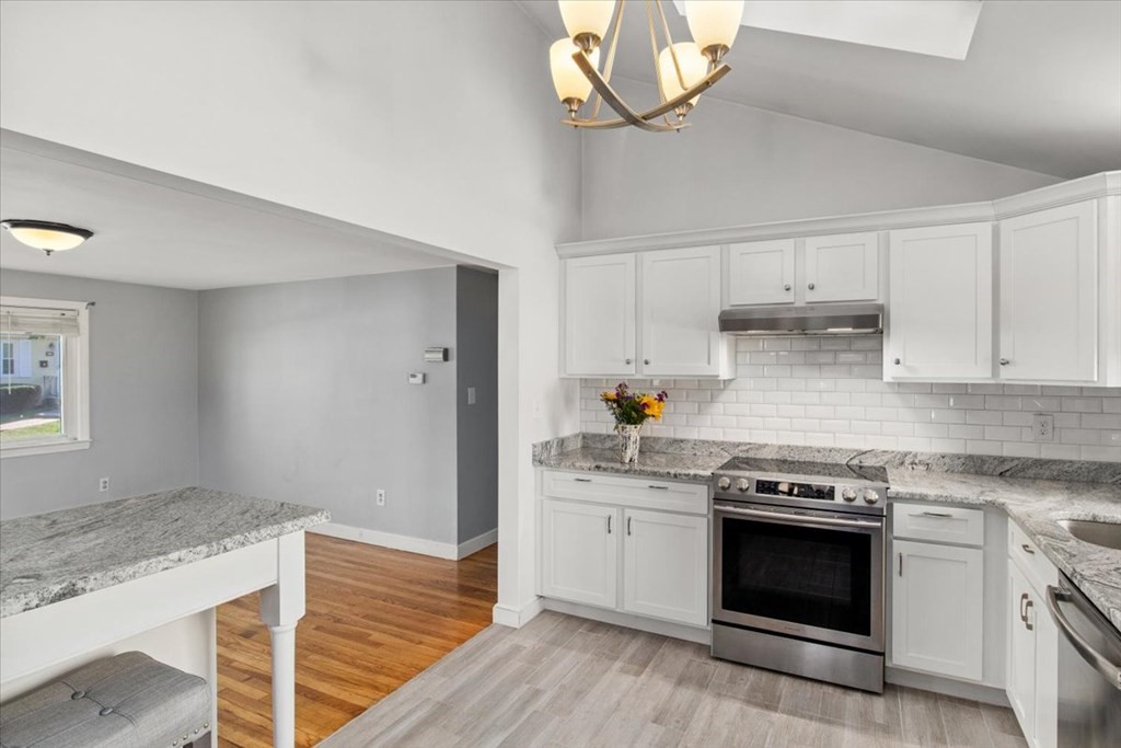 83 Hooper Road Dedham, MA 02026 - Photo 9 of 41 Gallery Image 9