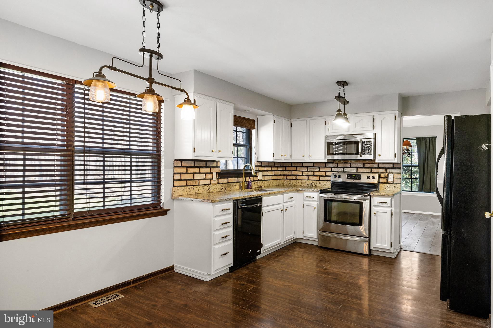 8 North Drive Tabernacle, NJ 08088 - Photo 15 of 29