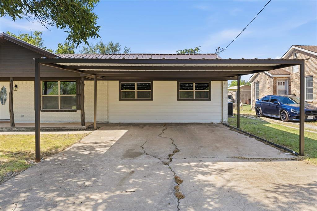 809 West Liveoak Street Coleman, TX 76834 - Photo 25 of 34