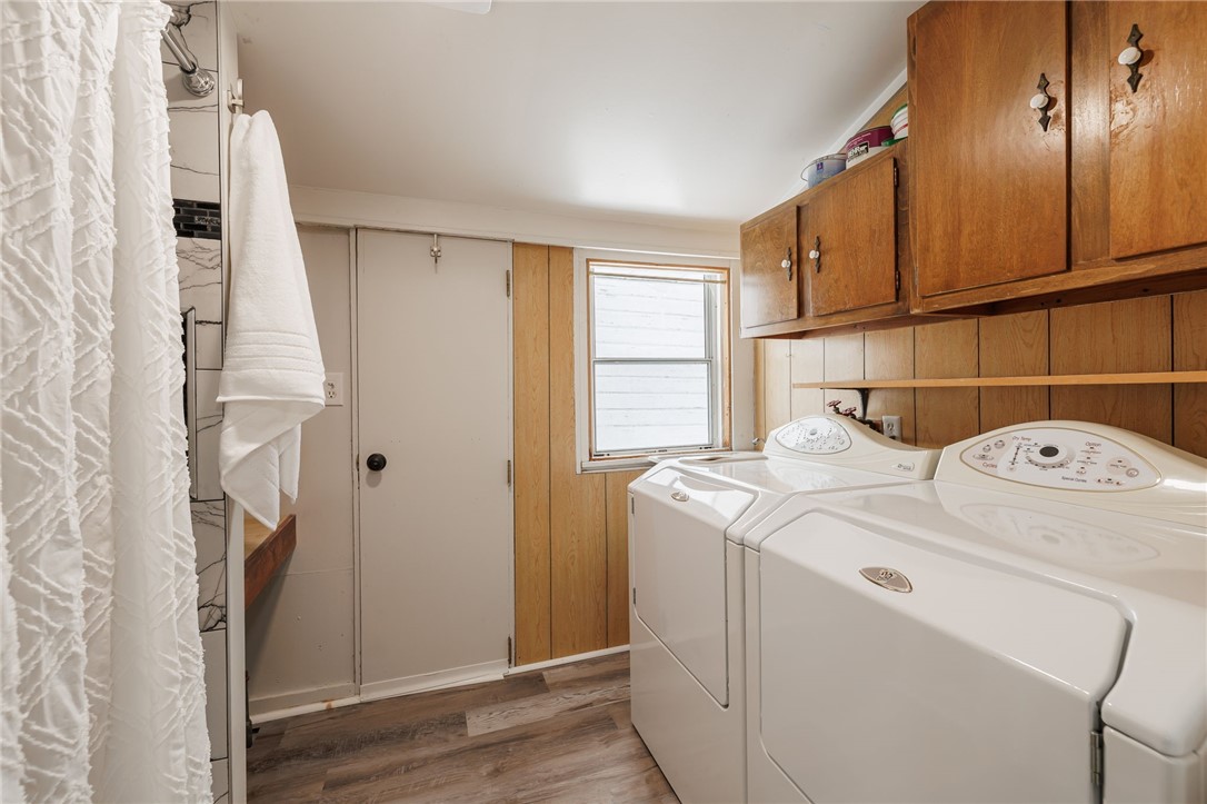 188 Estall Road Greece, NY 14616 - Photo 11 of 19 Walk-in Shower with W/D on 1st Floor