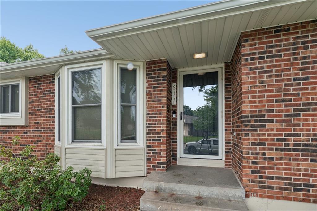 617 West Maple Street Raymore, MO 64083 - Photo 5 of 67