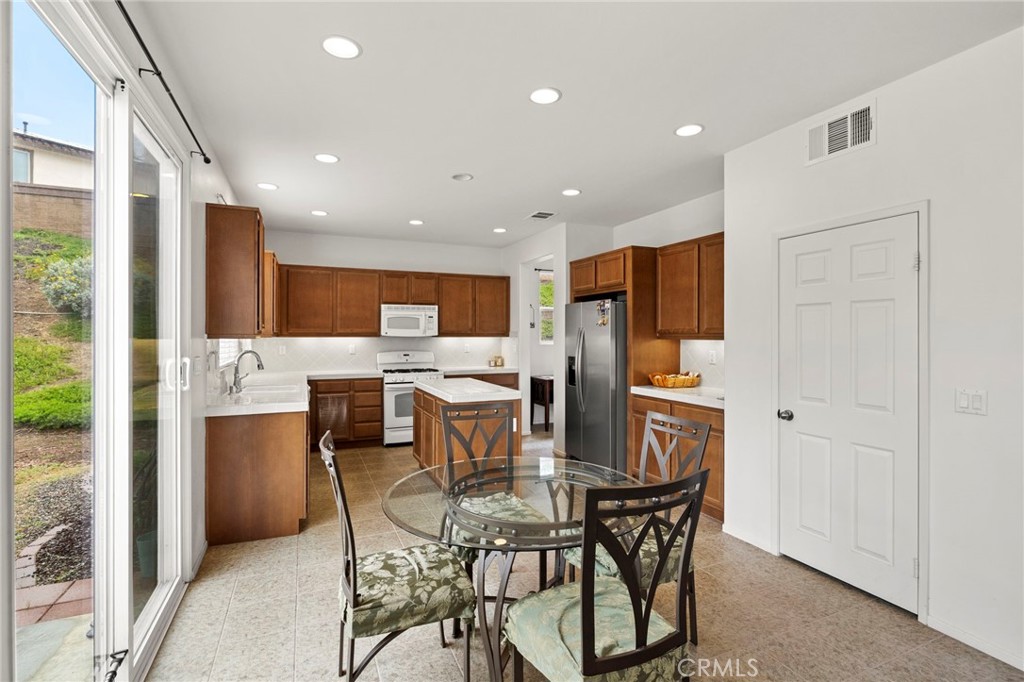 34072 Corktree Road Lake Elsinore, CA 92532 - Photo 12 of 53