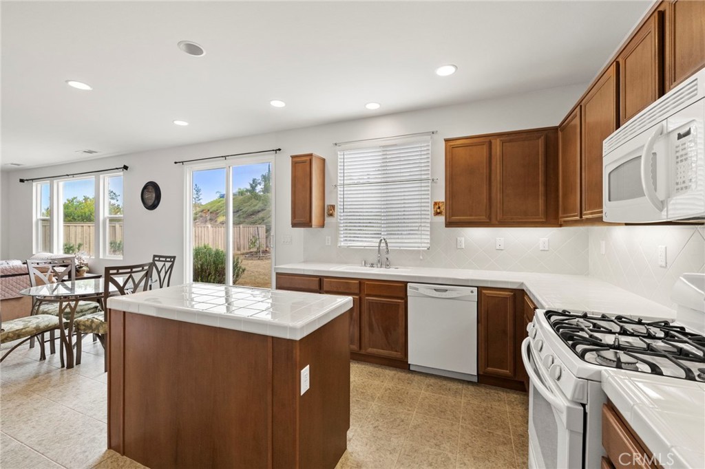 34072 Corktree Road Lake Elsinore, CA 92532 - Photo 15 of 53