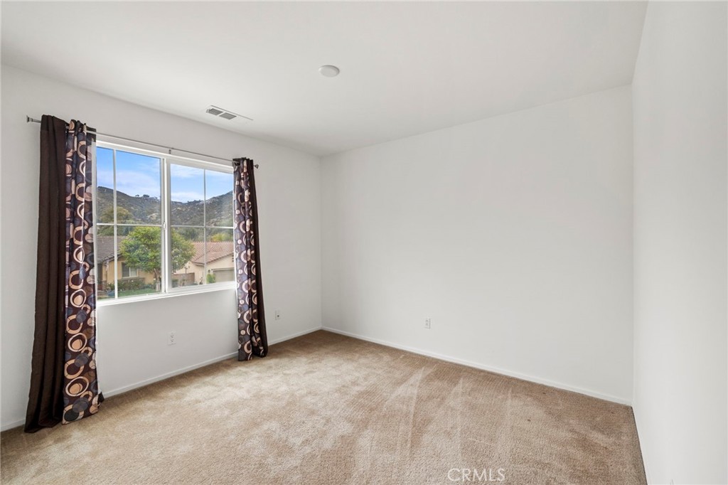 34072 Corktree Road Lake Elsinore, CA 92532 - Photo 27 of 53 Room #3--Upgraded Mirrored Wardrobe & Ceiling Fan