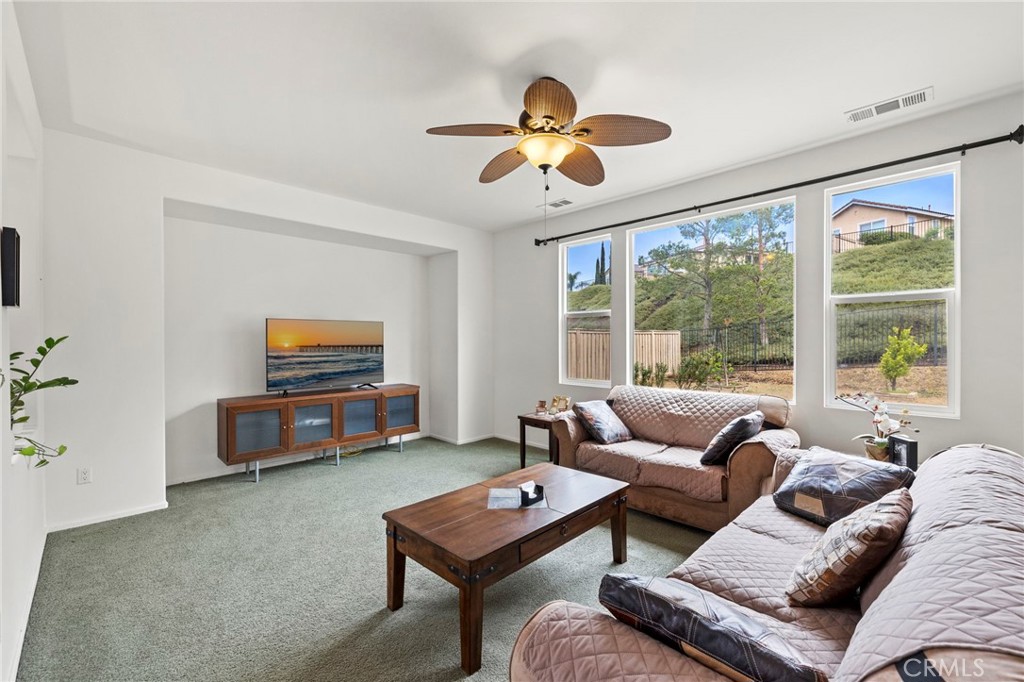 34072 Corktree Road Lake Elsinore, CA 92532 - Photo 7 of 53 Large Family Room