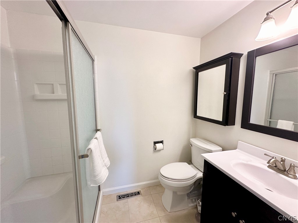 7297 Dabney Lane Manlius, NY 13066 - Photo 26 of 47 Primary en suite