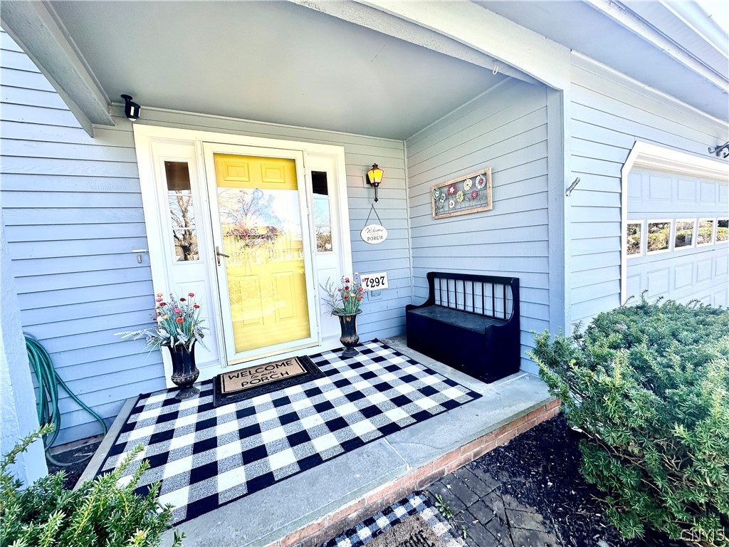 7297 Dabney Lane Manlius, NY 13066 - Photo 4 of 47 Welcome to 7297 Dabney Lane!