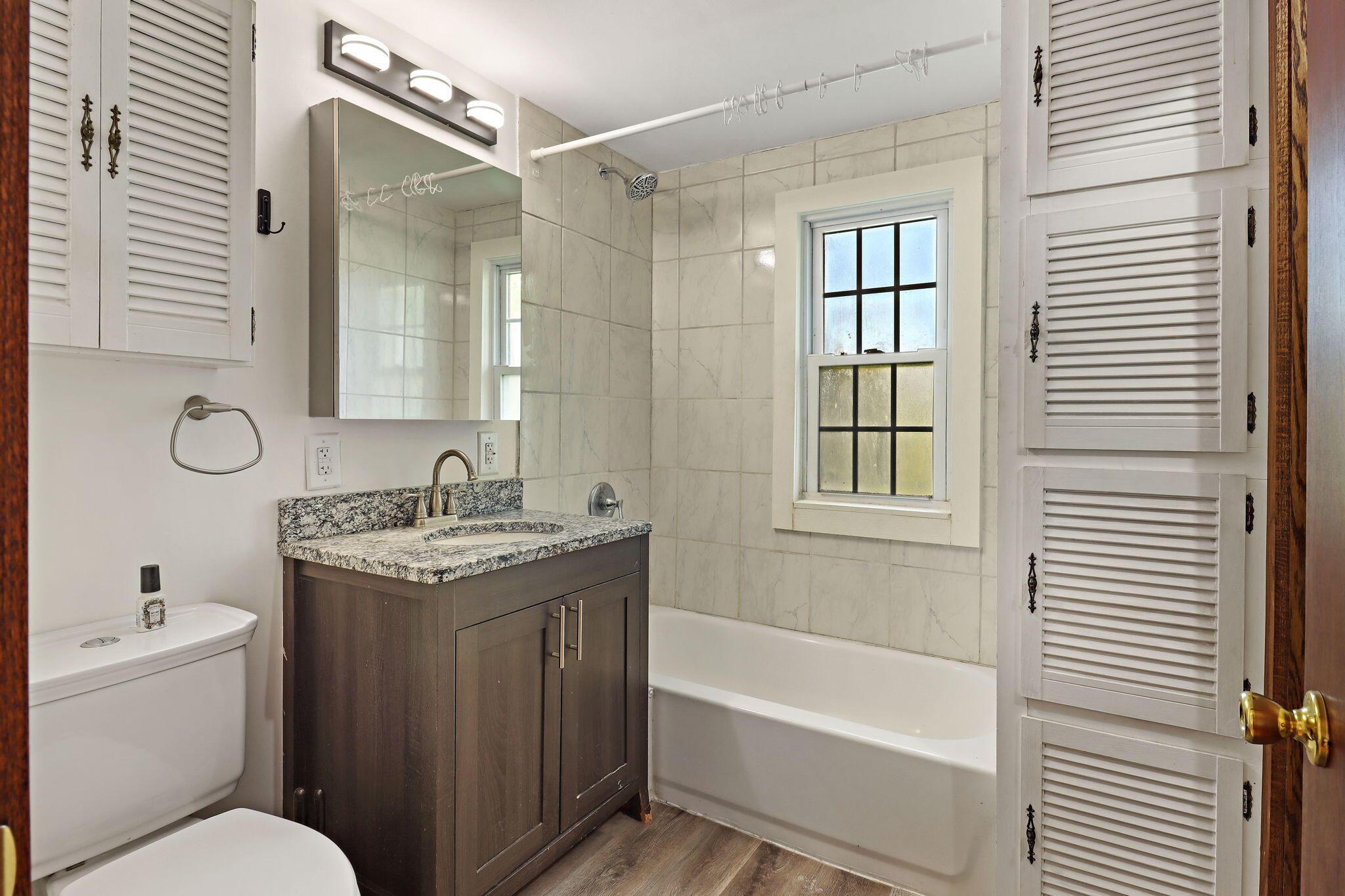 6592 Lorraine Road Richmond, WI 53115 - Photo 14 of 22 Bathroom