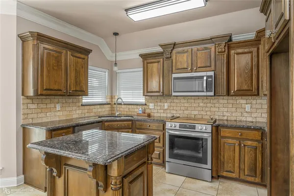 $269,900 | 204 Pearwood Circle, Haughton, LA 71037