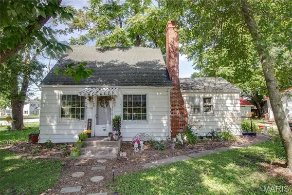 $49,900 | 100 North Clinton Street, Bunker Hill, IL 62014