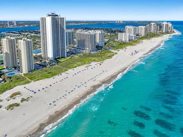 $2,900 | 2800 North Ocean Drive, Unit A3C, Riviera Beach, FL 33404