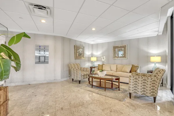 $2,900 | 2800 North Ocean Drive, Unit A3C, Riviera Beach, FL 33404