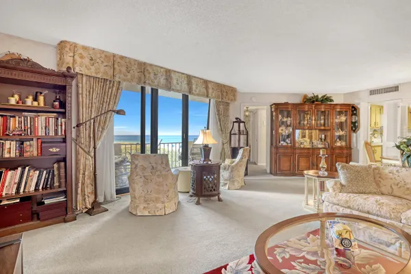 $2,900 | 2800 North Ocean Drive, Unit A3C, Riviera Beach, FL 33404
