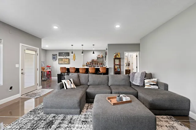 $749,900 | 5229 Stonehaven Lane, Columbus, IN 47201