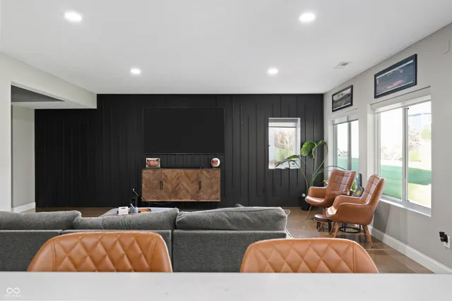 $749,900 | 5229 Stonehaven Lane, Columbus, IN 47201