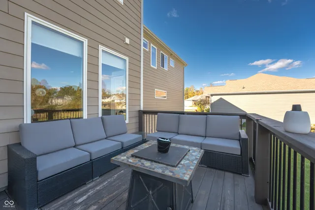 $749,900 | 5229 Stonehaven Lane, Columbus, IN 47201