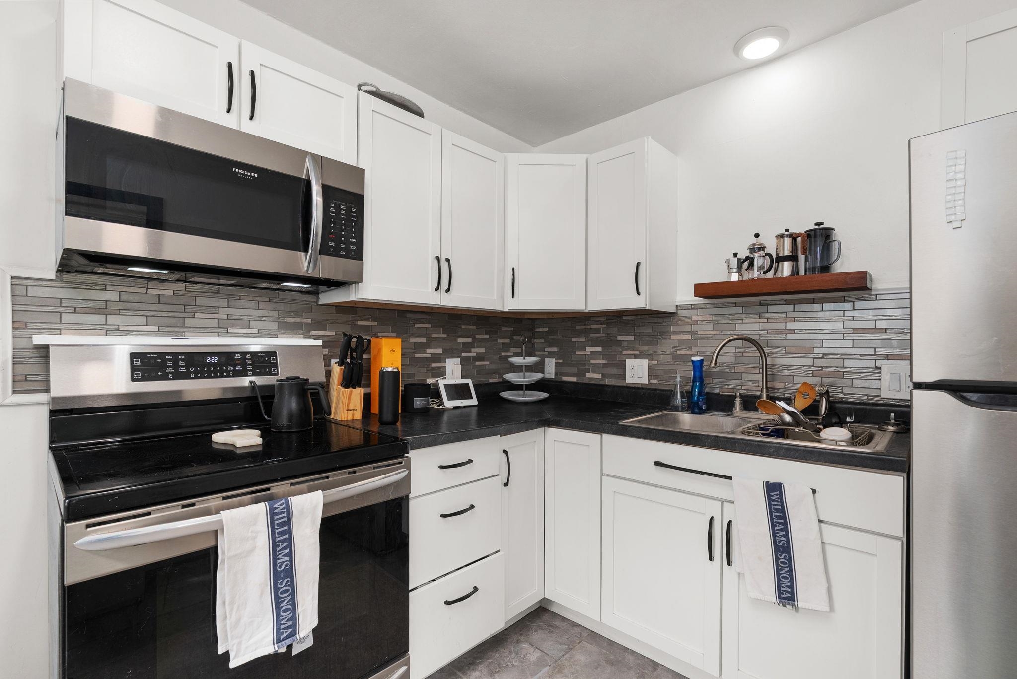 2933 Sachs Street Madison, WI 53704 - Photo 11 of 30