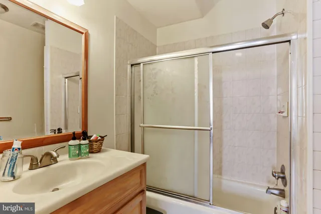 $6,500 | 1116 Monroe Street Northwest, Unit 1, Washington, DC 20010