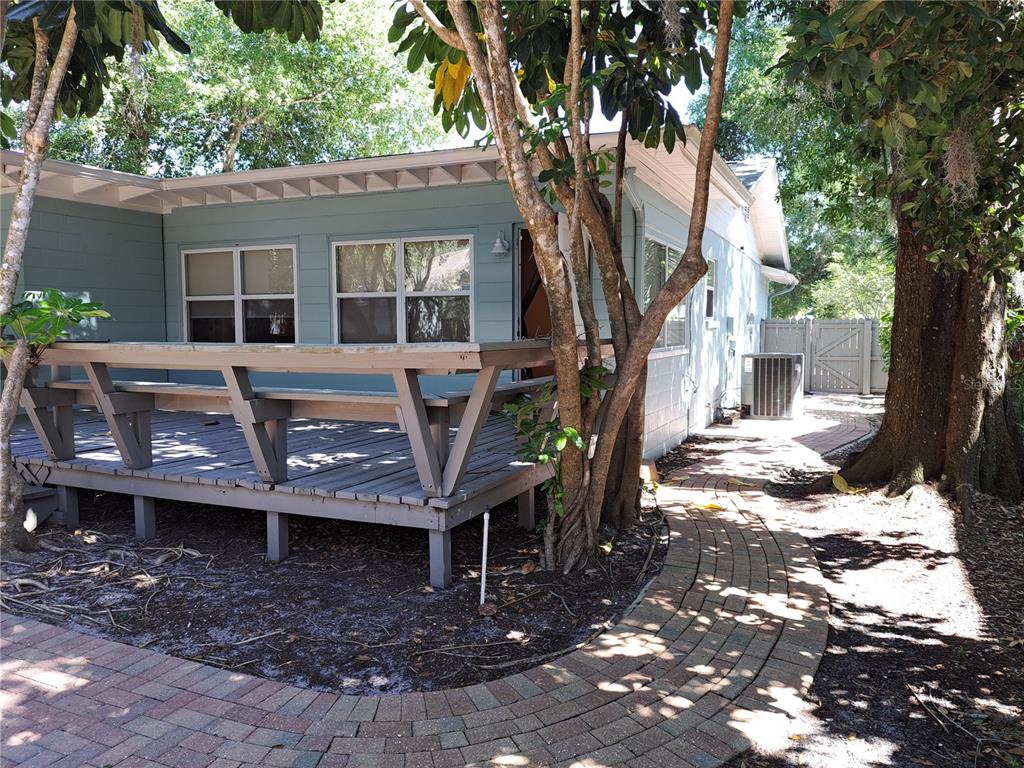 1835 Edwin Boulevard Winter Park, FL 32789 - Photo 43 of 49 a view of a house with backyard and sitting area