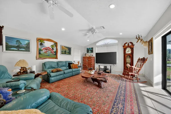 $869,900 | 5609 Southeast Lamay Drive, Stuart, FL 34997