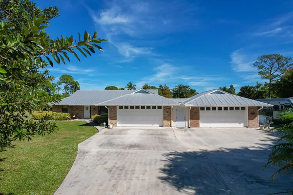 $869,900 | 5609 Southeast Lamay Drive, Stuart, FL 34997