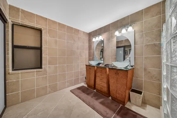 $869,900 | 5609 Southeast Lamay Drive, Stuart, FL 34997