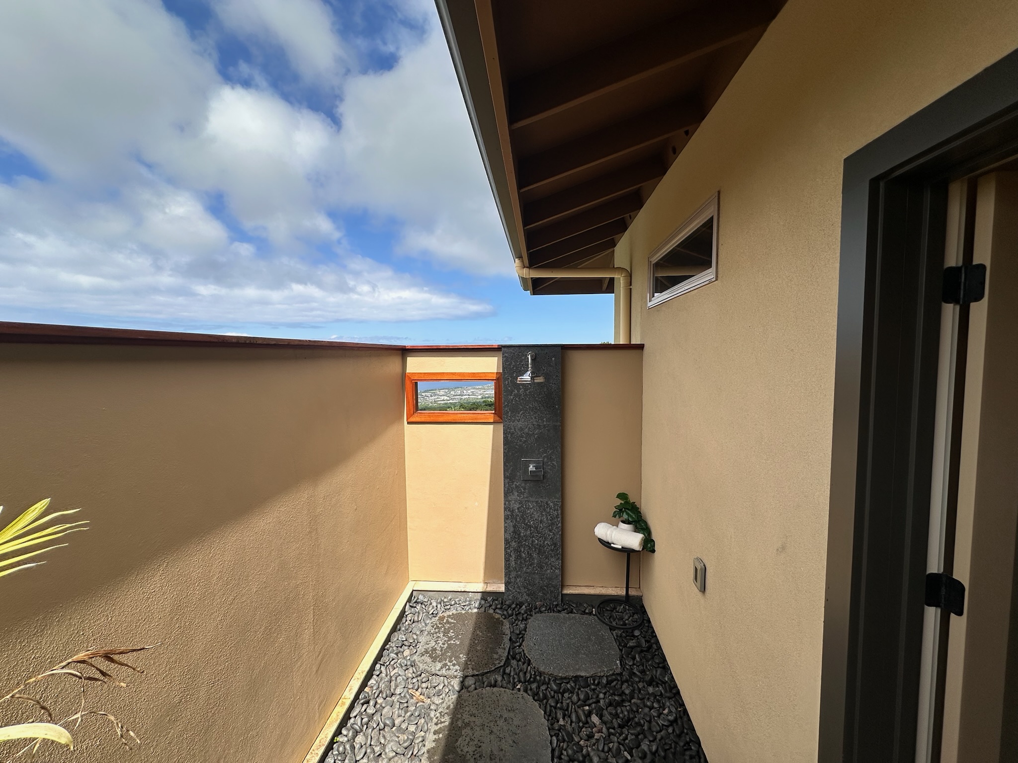 75-2620 Keopu Lani Road Holualoa, HI 96725 - Photo 11 of 30 a view of small yard