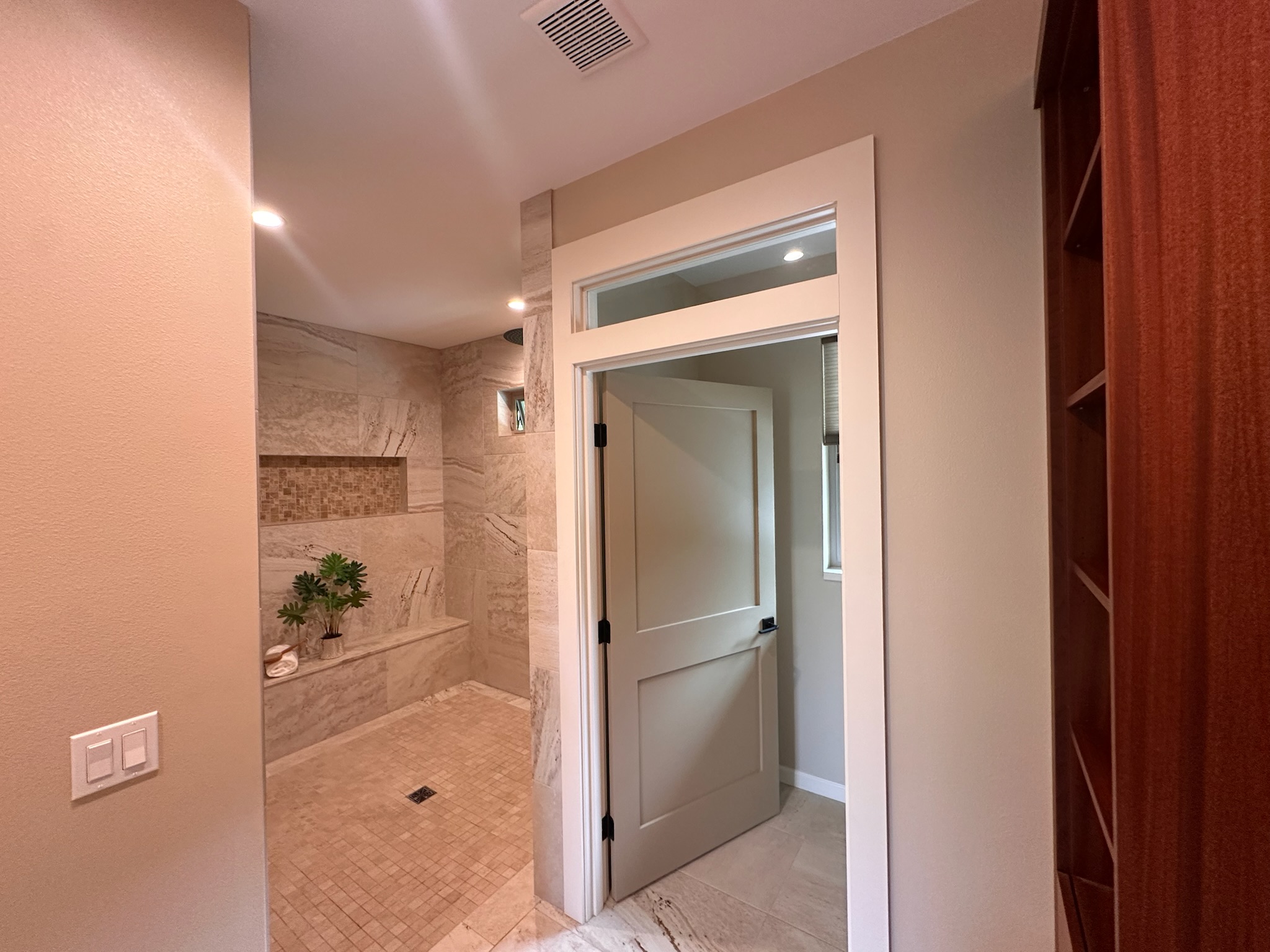 75-2620 Keopu Lani Road Holualoa, HI 96725 - Photo 27 of 30 a bathroom with a glass shower door