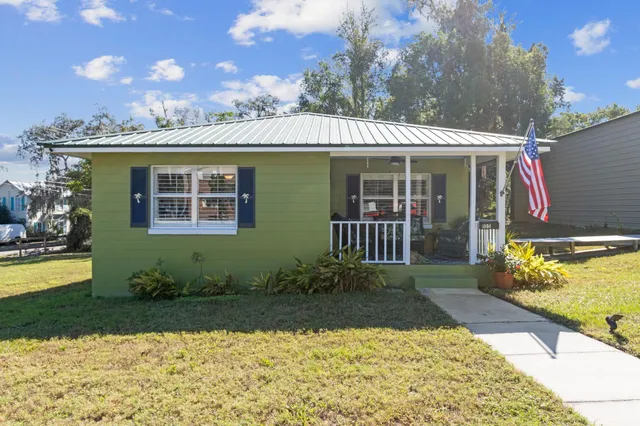 $399,900 | 105 Central Avenue, Crescent City, FL 32112