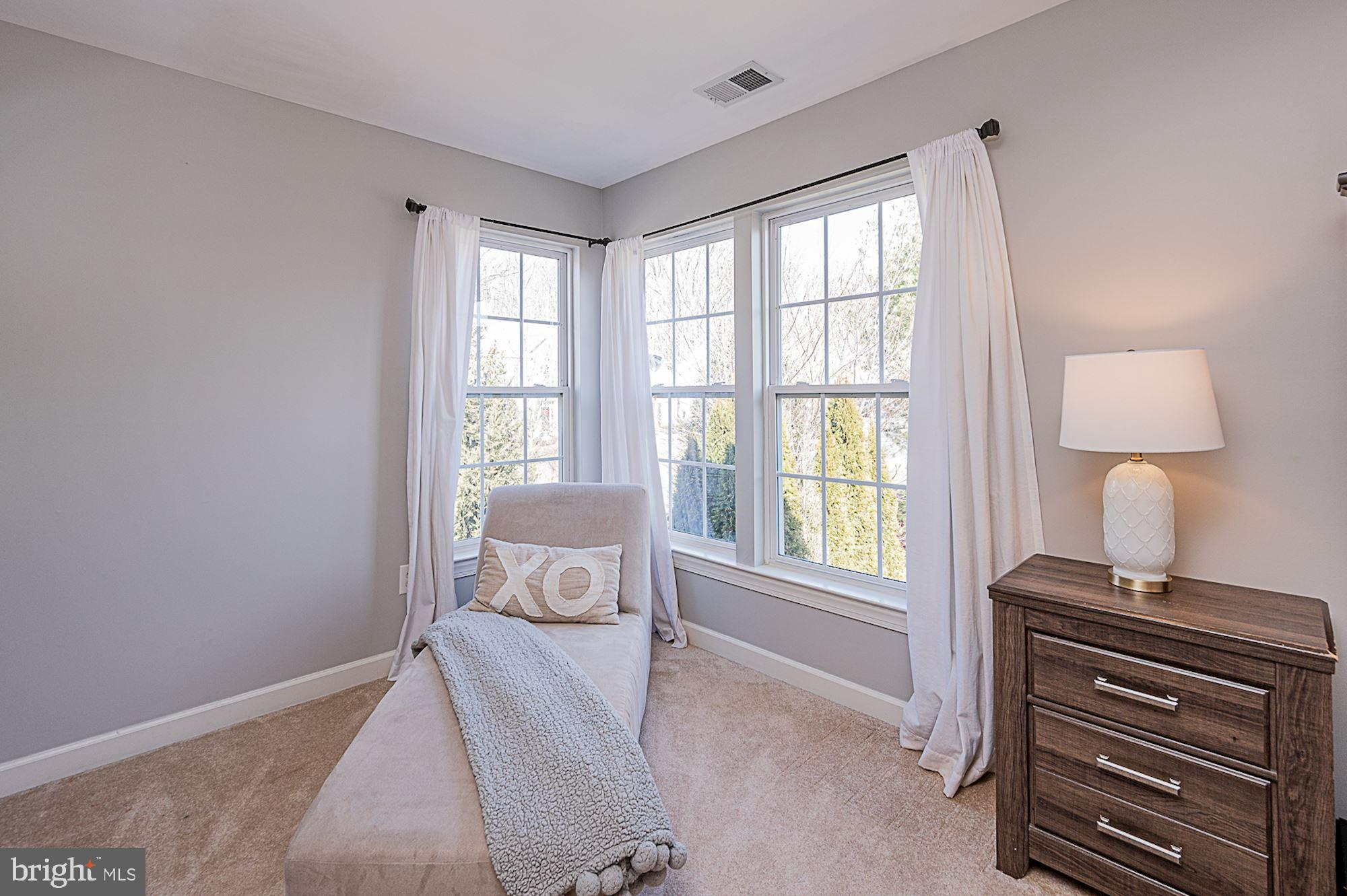 9825 Kraft Hill Road Perry Hall, MD 21128 - Photo 29 of 52 Primary Bedroom Sitting Area