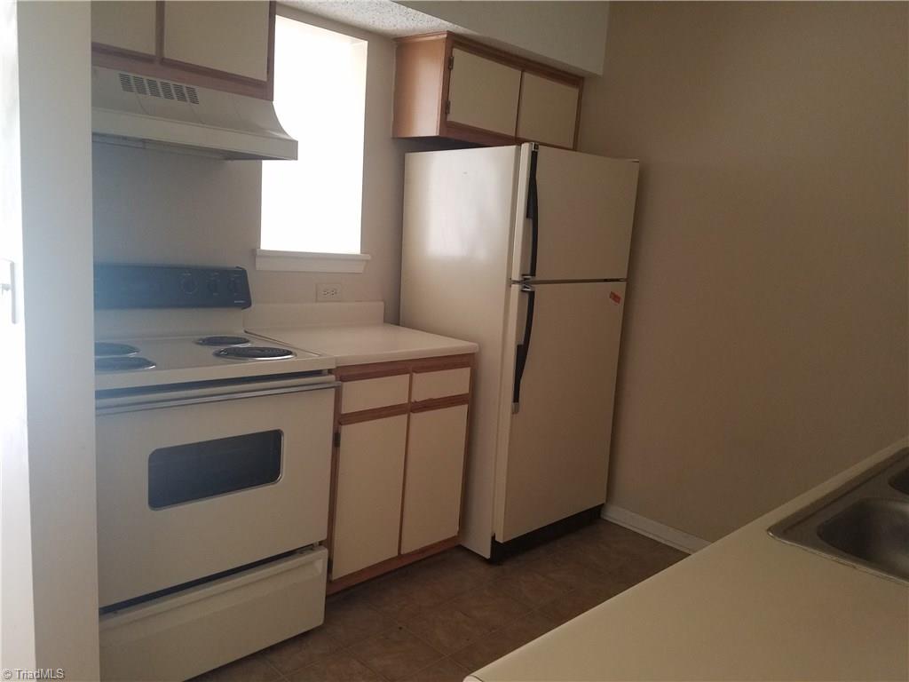 5521 Hornaday Road, Unit D Greensboro, NC 27409 - Photo 4 of 6