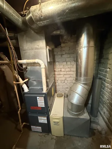 $99,900 | 682 Willard Street, Galesburg, IL 61401