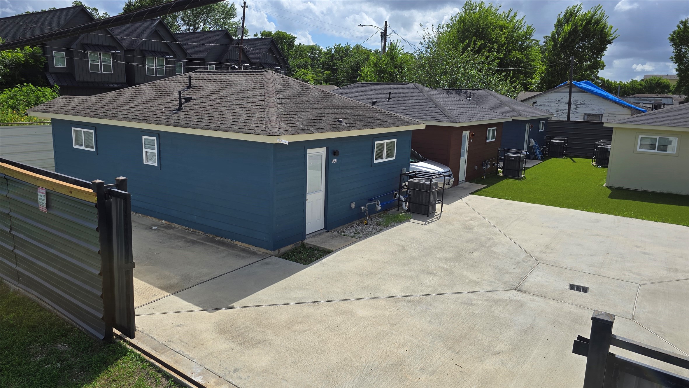 3741 Seabrook Street Houston, TX 77021 - Photo 2 of 50 a aerial view of a house with a yard and sitting area