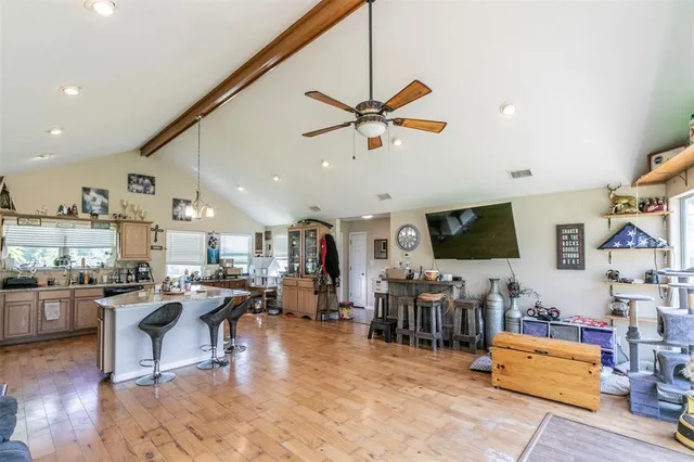 $899,000 | 180 Fcr 797, Donie, TX 75838