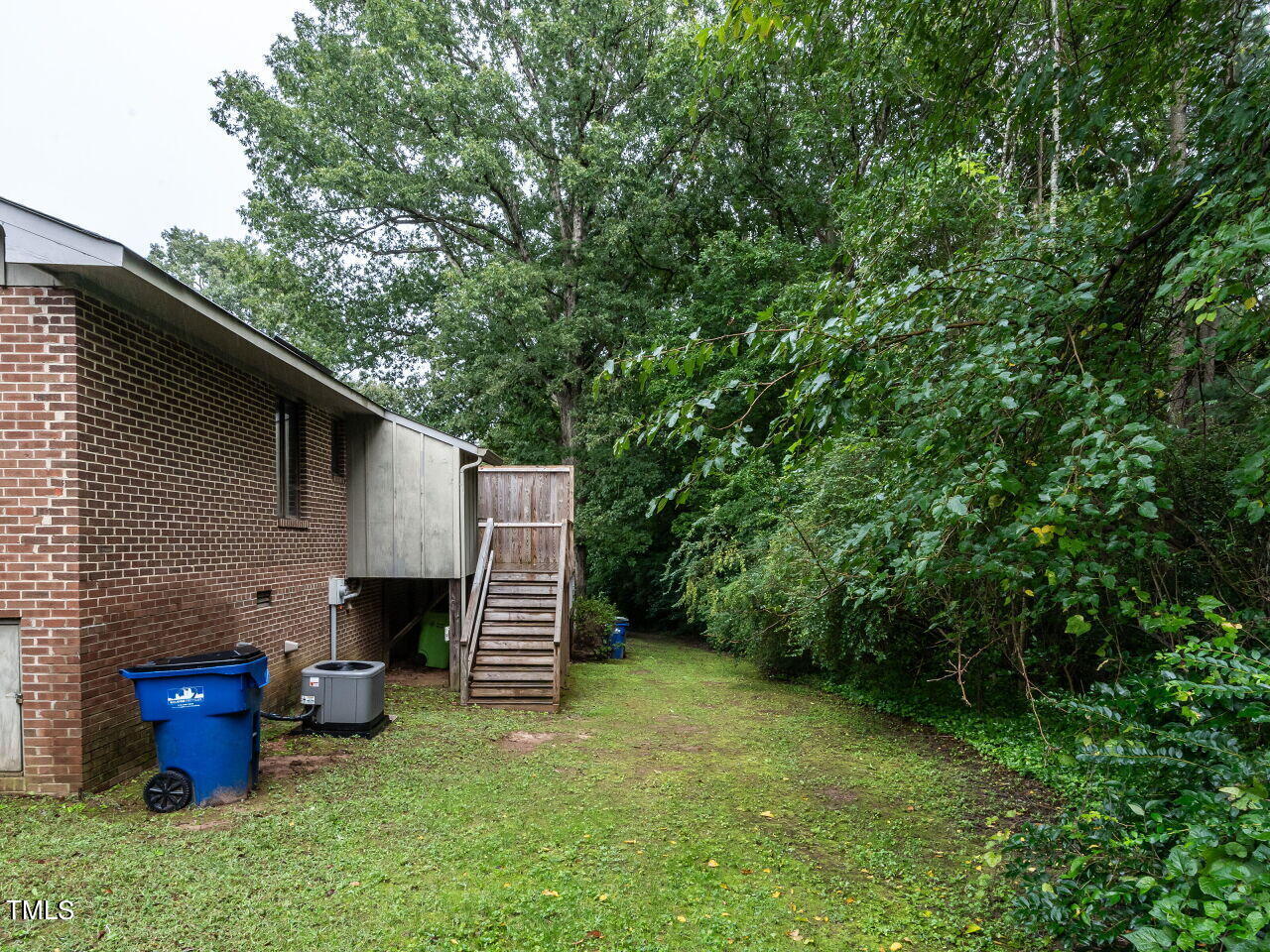 6804 Ray Road Raleigh, NC 27612 - Photo 22 of 24 022-1280x960-backyard
