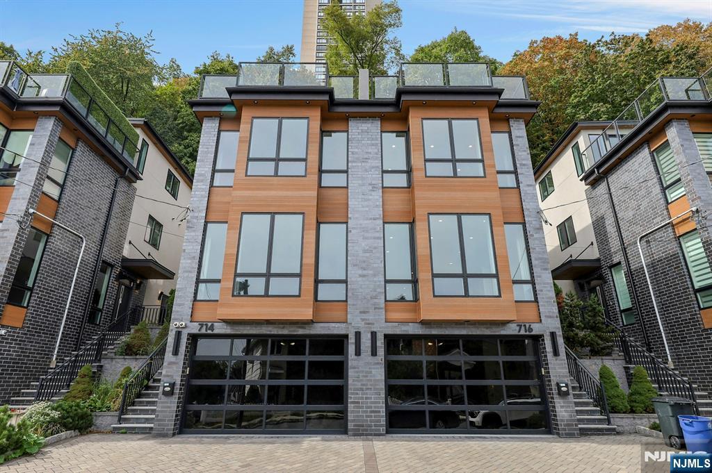 716 Undercliff Avenue, Unit 716 Edgewater, NJ 07020 - Photo 2 of 45