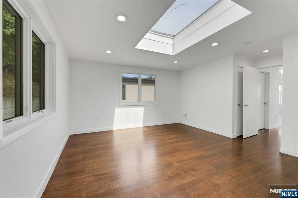 716 Undercliff Avenue, Unit 716 Edgewater, NJ 07020 - Photo 37 of 45