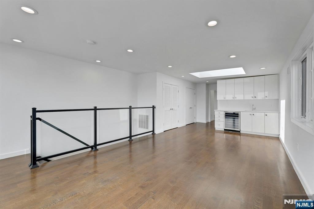 716 Undercliff Avenue, Unit 716 Edgewater, NJ 07020 - Photo 41 of 45