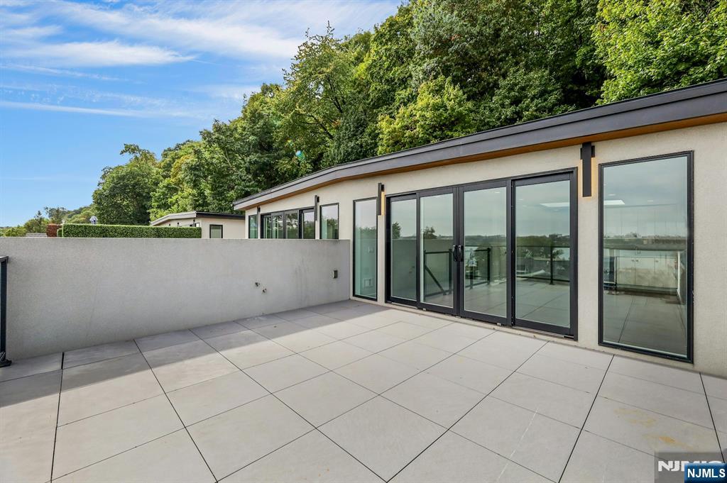 716 Undercliff Avenue, Unit 716 Edgewater, NJ 07020 - Photo 44 of 45